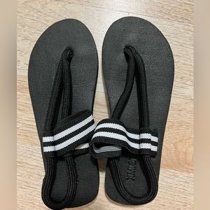 Xmistuo Black Sandal 6.5